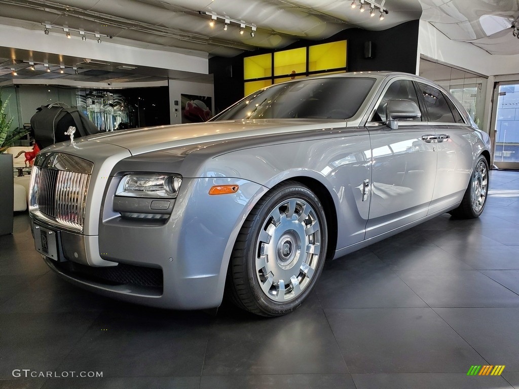 Platinum 2013 Rolls-Royce Ghost Standard Ghost Model Exterior Photo #136486642