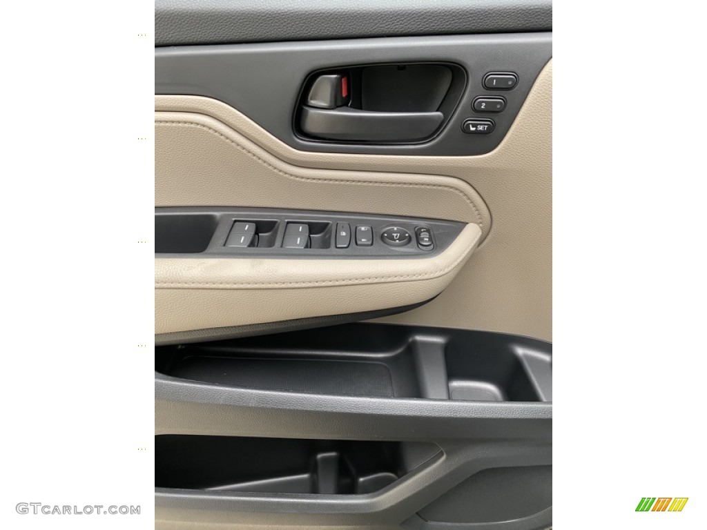 2020 Honda Odyssey EX-L Controls Photo #136493272