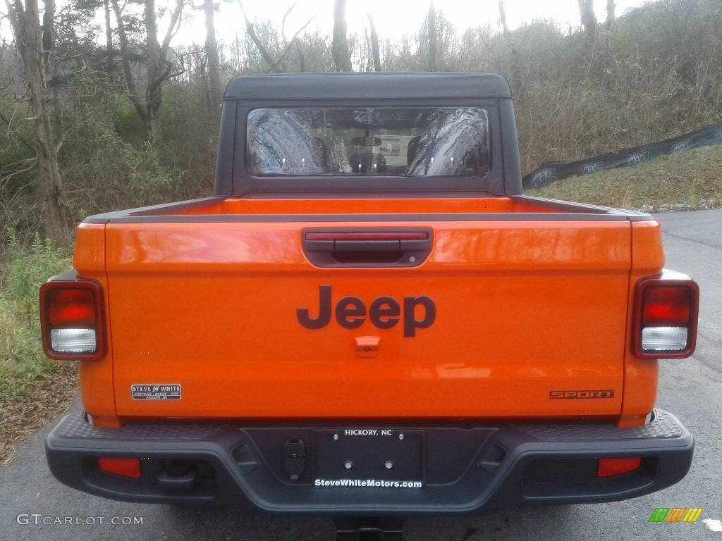2020 Gladiator Sport 4x4 - Punk