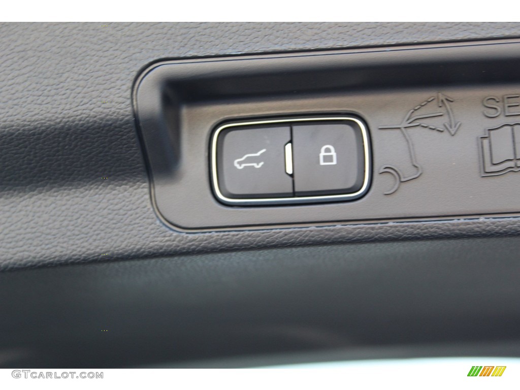 2020 Explorer ST 4WD - Magnetic Metallic / Ebony photo #26