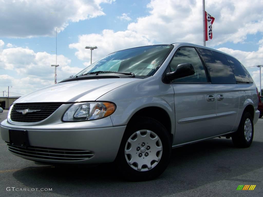 2003 Town & Country LX - Bright Silver Metallic / Gray photo #4
