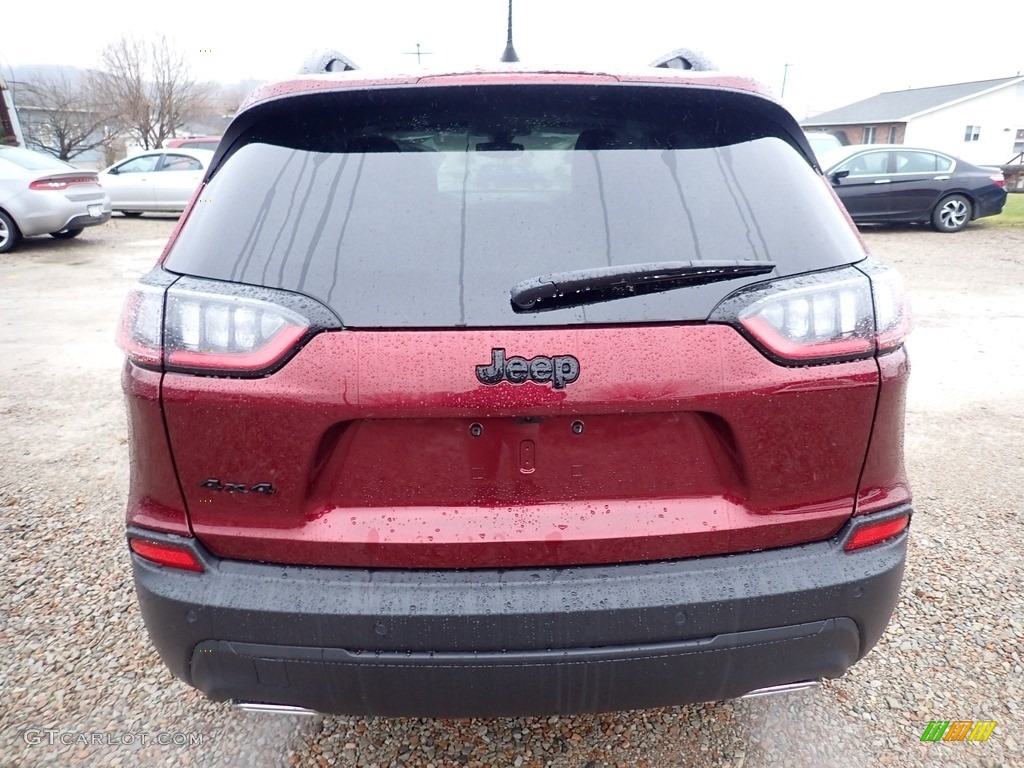 2020 Cherokee Latitude Plus 4x4 - Velvet Red Pearl / Black photo #4