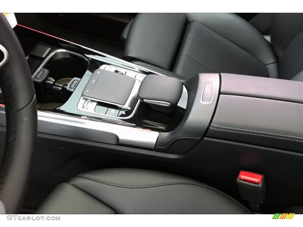 2020 Mercedes-Benz GLB 250 4Matic Controls Photo #136519489