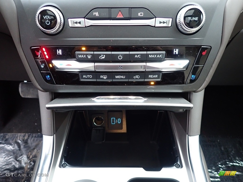 2020 Ford Explorer Platinum 4WD Controls Photo #136522288