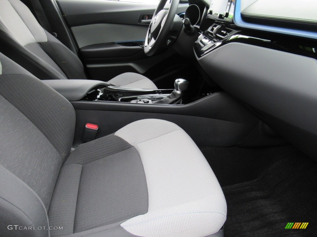 2019 C-HR XLE - Blue Flame / Black photo #13