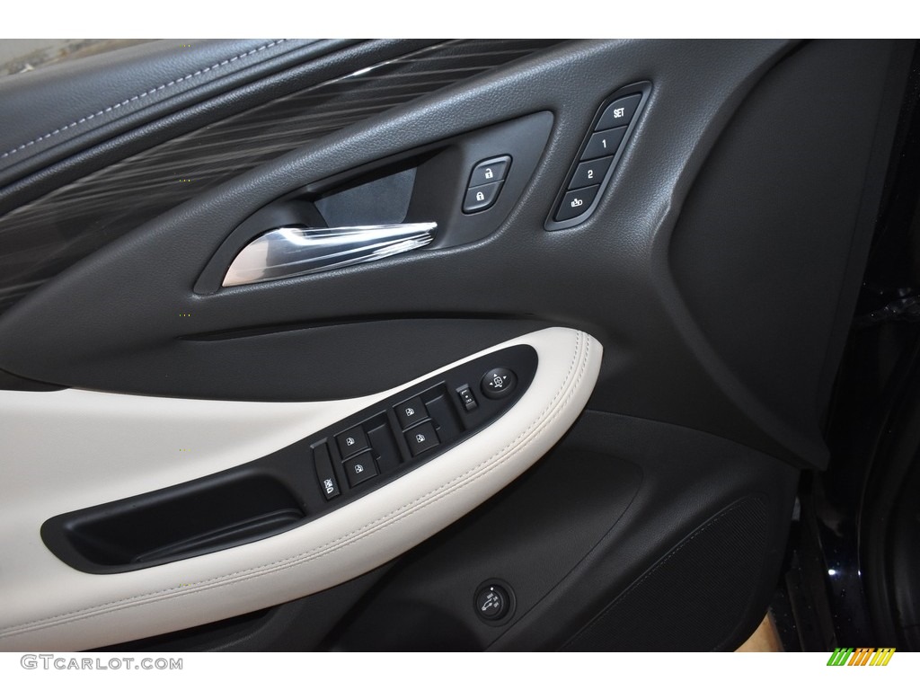 2020 Buick Envision Essence AWD Light Neutral Door Panel Photo #136536417