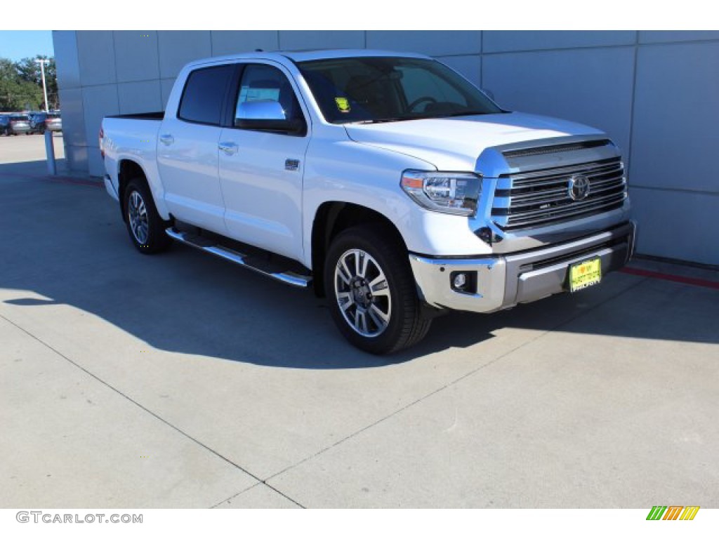 2020 Tundra SR5 CrewMax 4x4 - Super White / Graphite photo #2