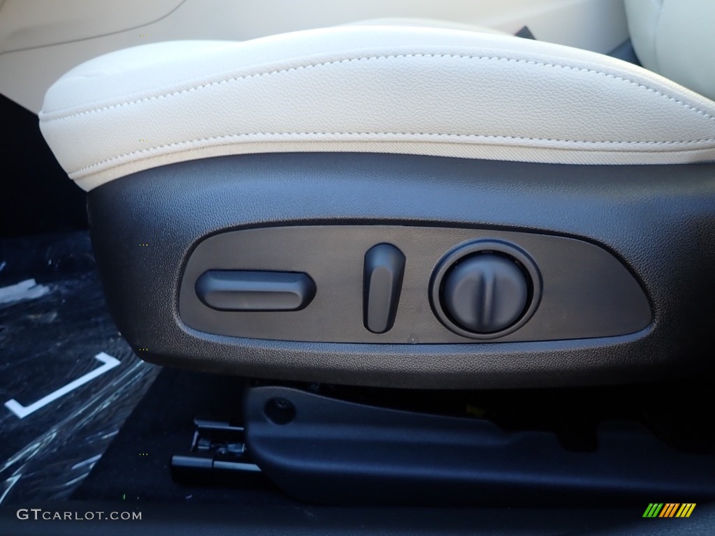 2020 Buick Regal Sportback Essence AWD Front Seat Photo #136549056