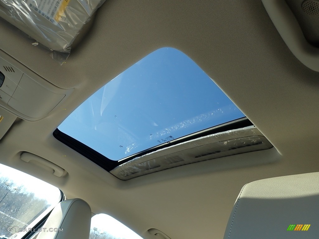 2020 Buick Regal Sportback Essence AWD Sunroof Photos