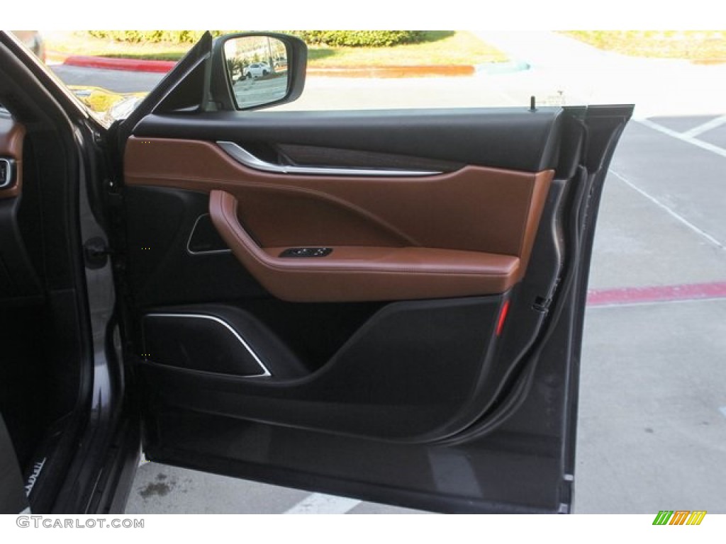 2017 Maserati Levante S AWD Beige Door Panel Photo #136553576