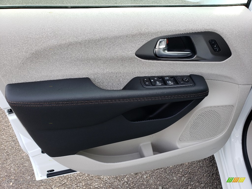 2020 Pacifica Touring L - Bright White / Alloy/Black photo #8