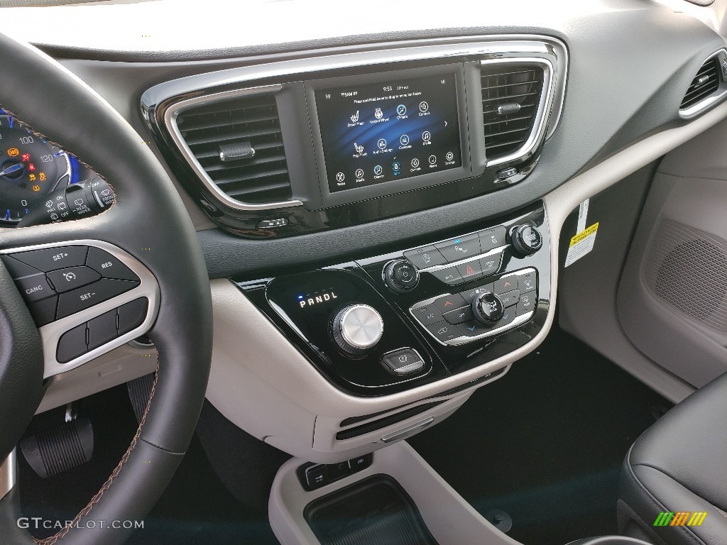 2020 Pacifica Touring L - Bright White / Alloy/Black photo #10
