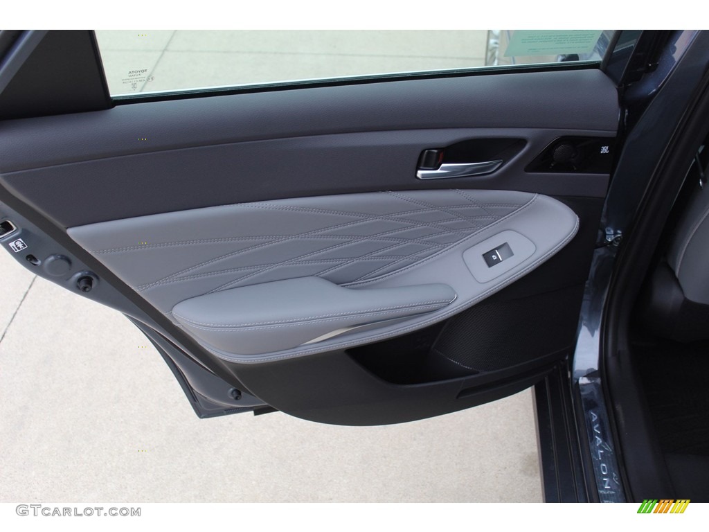 2020 Toyota Avalon Hybrid Limited Gray Door Panel Photo #136567154