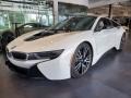 Crystal White Pearl Metallic - i8 Giga World Photo No. 6