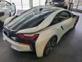 Crystal White Pearl Metallic - i8 Giga World Photo No. 14