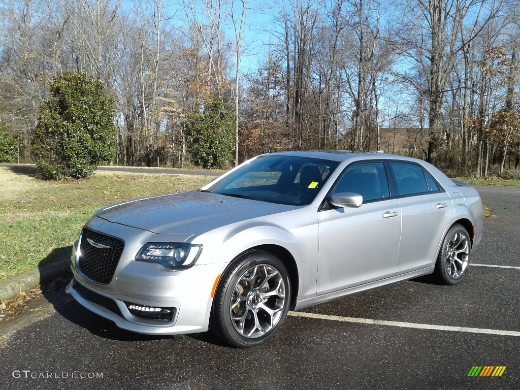 2018 300 S - Billet Silver Metallic / Black photo #3