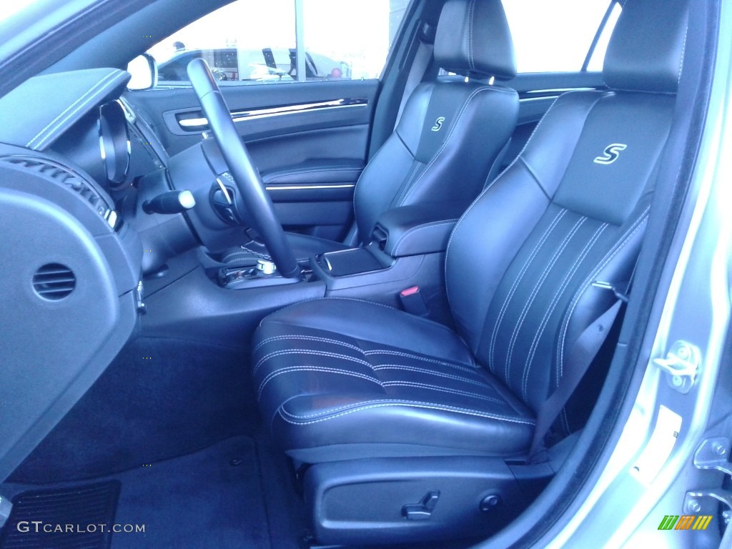 Black Interior 2018 Chrysler 300 S Photo #136582840