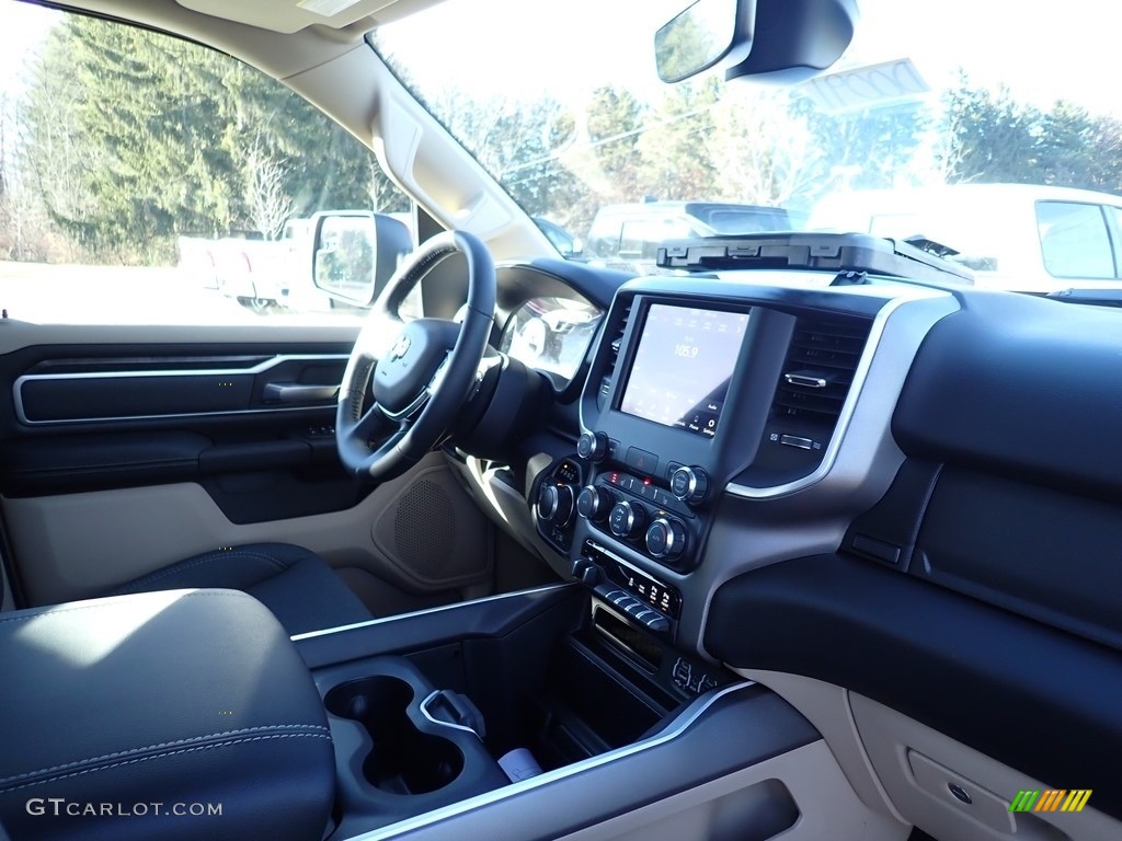 2020 1500 Big Horn Crew Cab 4x4 - Delmonico Red Pearl / Black photo #10