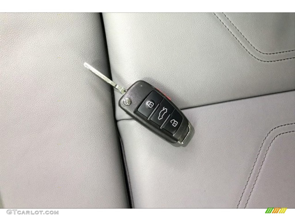 2019 Audi Q3 Premium Plus quattro Keys Photo #136588113