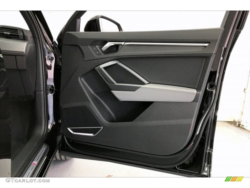 2019 Audi Q3 Premium Plus quattro Door Panel Photos
