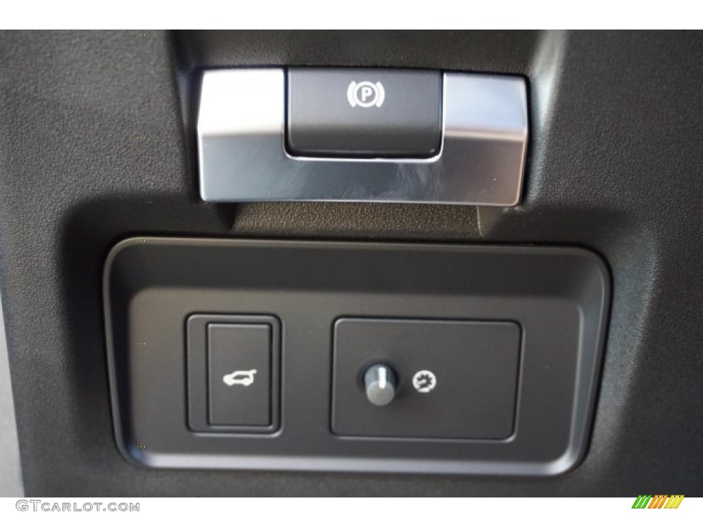 2020 Discovery Sport SE - Indus Silver Metallic / Light Oyster photo #19