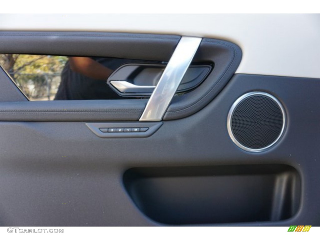 2020 Discovery Sport SE - Indus Silver Metallic / Light Oyster photo #20