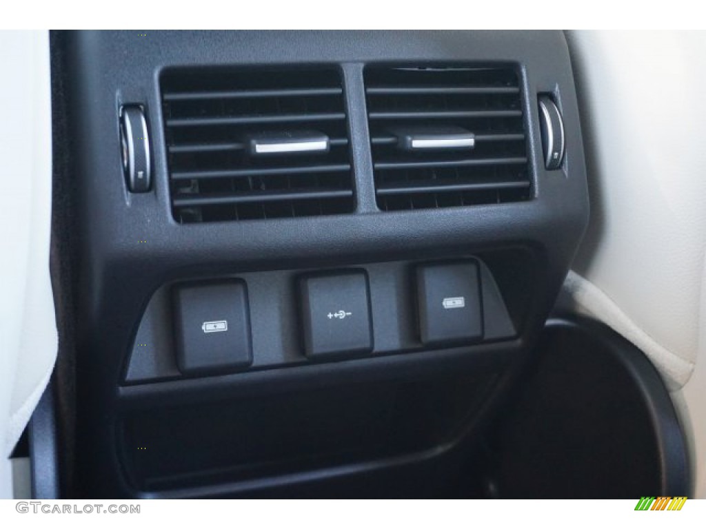 2020 Discovery Sport SE - Indus Silver Metallic / Light Oyster photo #28