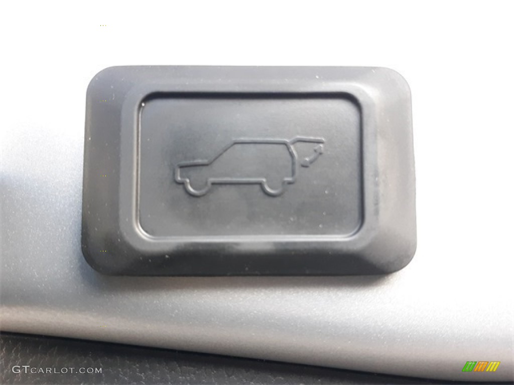 2019 RAV4 XLE AWD - Silver Sky Metallic / Black photo #26