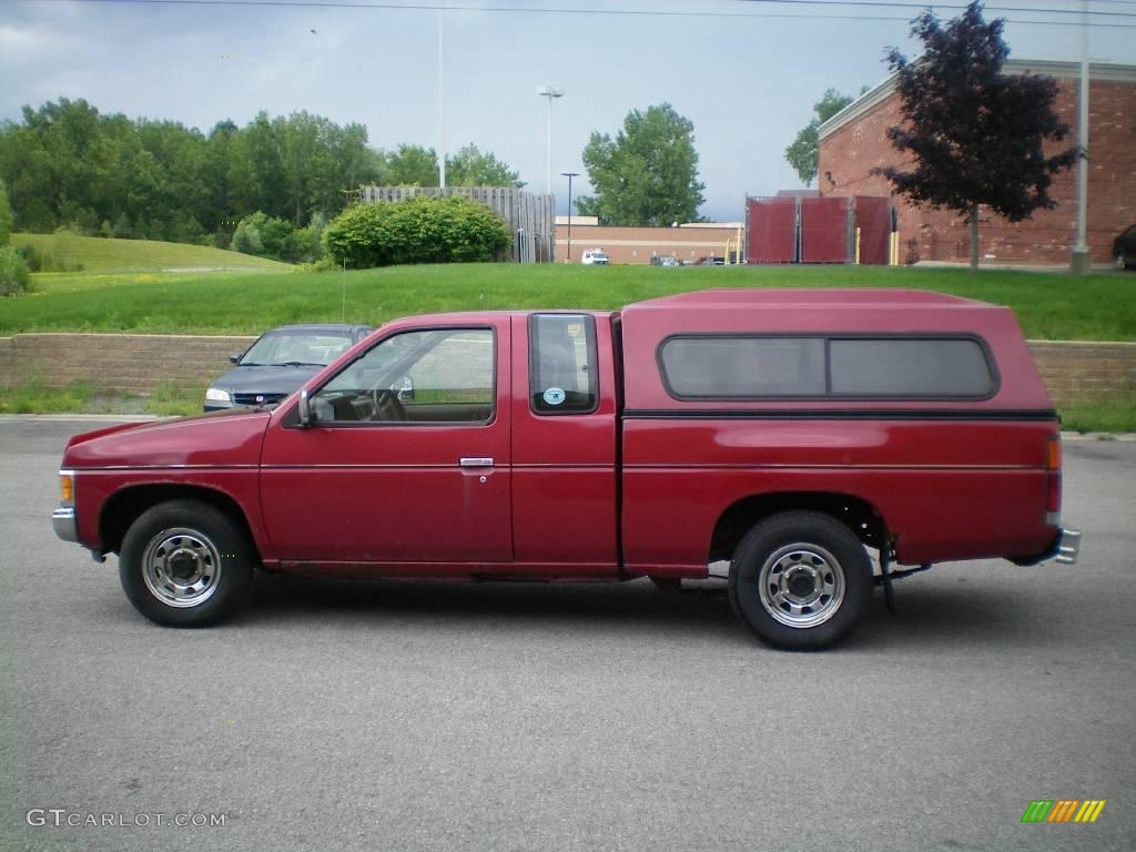 1992 Hardbody Truck Extended Cab - Cherry Red Pearl / Red photo #6