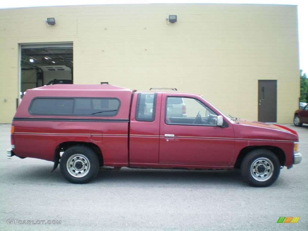 1992 Hardbody Truck Extended Cab - Cherry Red Pearl / Red photo #10