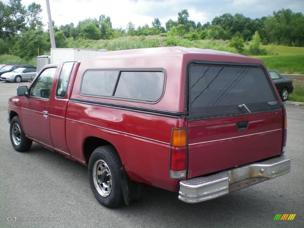 1992 Hardbody Truck Extended Cab - Cherry Red Pearl / Red photo #11