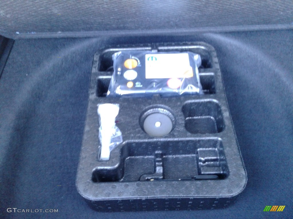 2020 Compass Sport - Jazz Blue Pearl / Black photo #17