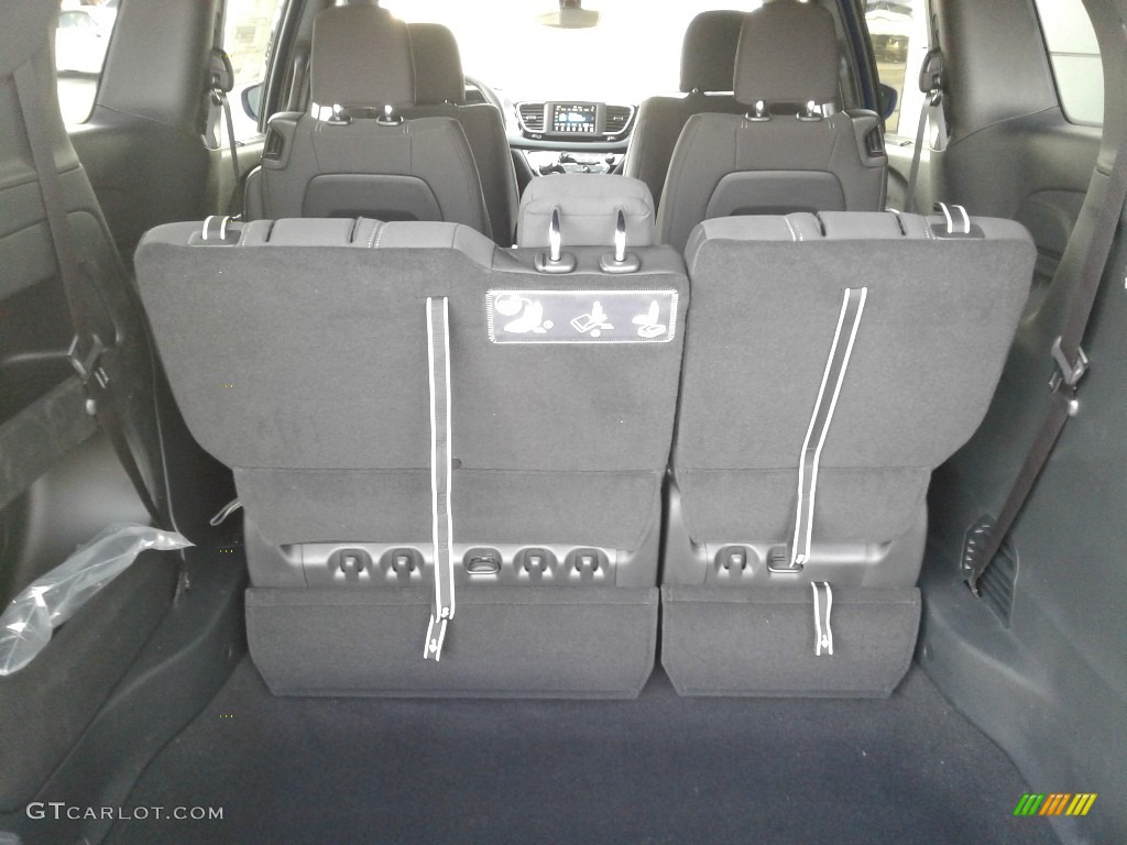 2020 Chrysler Pacifica Touring Trunk Photo #136608696