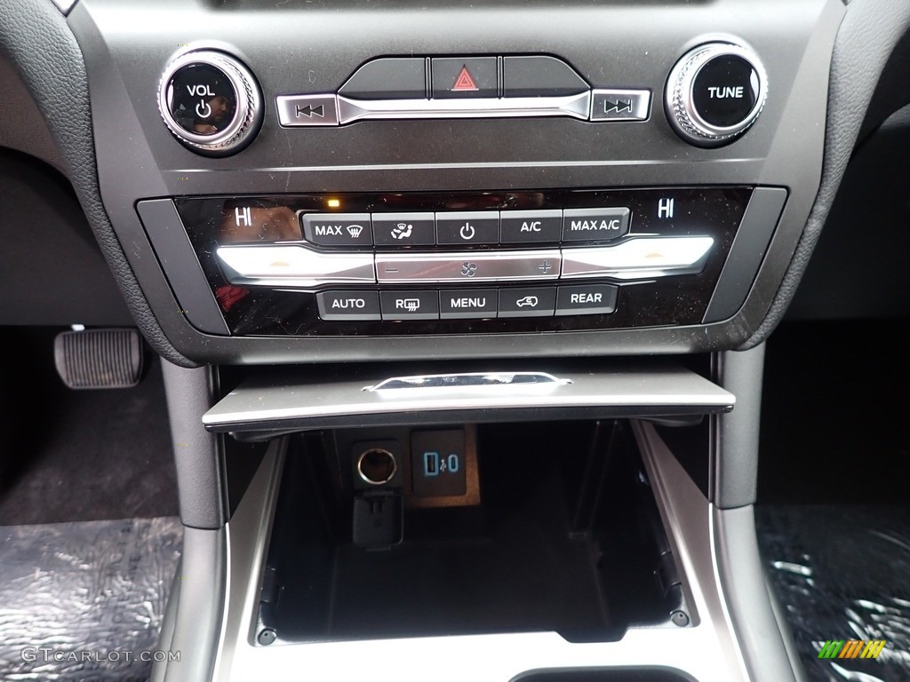 2020 Explorer XLT 4WD - Agate Black Metallic / Ebony photo #19