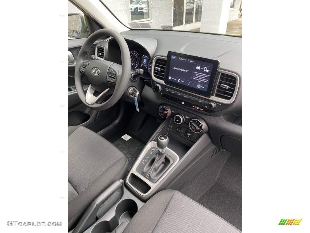 2020 Hyundai Venue SE Dashboard Photos