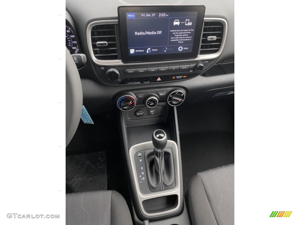 2020 Hyundai Venue SE Controls Photo #136612740
