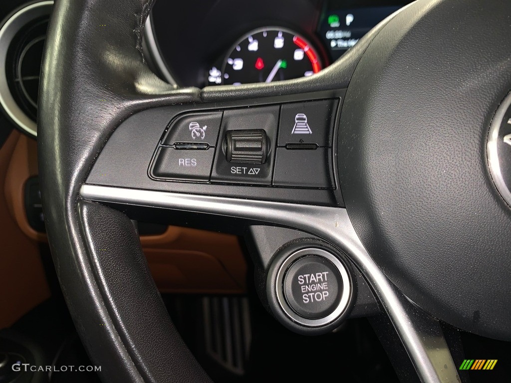 2018 Alfa Romeo Giulia Ti AWD Steering Wheel Photos