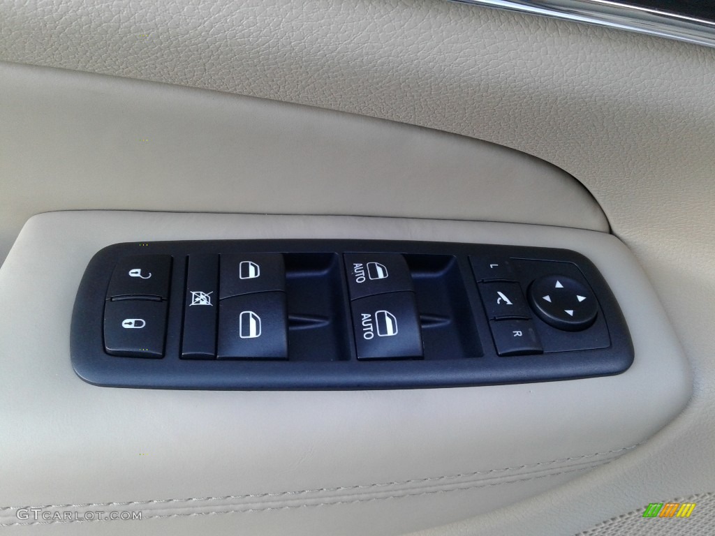 2020 Grand Cherokee Overland 4x4 - Bright White / Light Frost/Brown photo #12