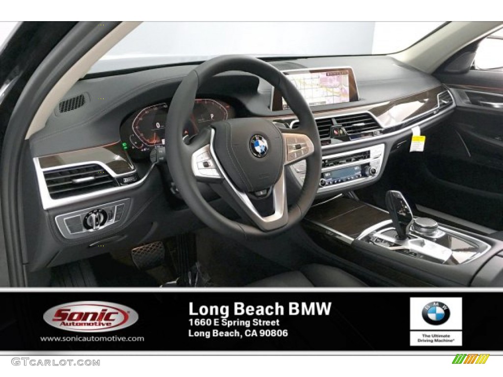 2020 7 Series 740i Sedan - Black Sapphire Metallic / Black photo #4