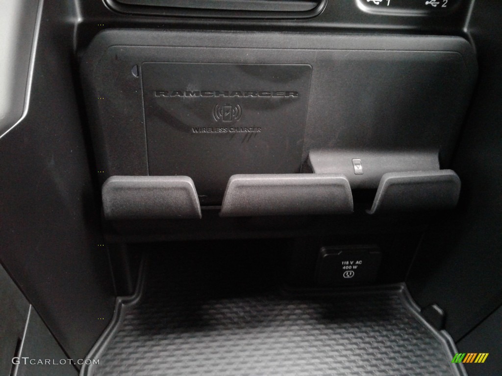 2020 1500 Limited Crew Cab 4x4 - Granite Crystal Metallic / Black photo #37