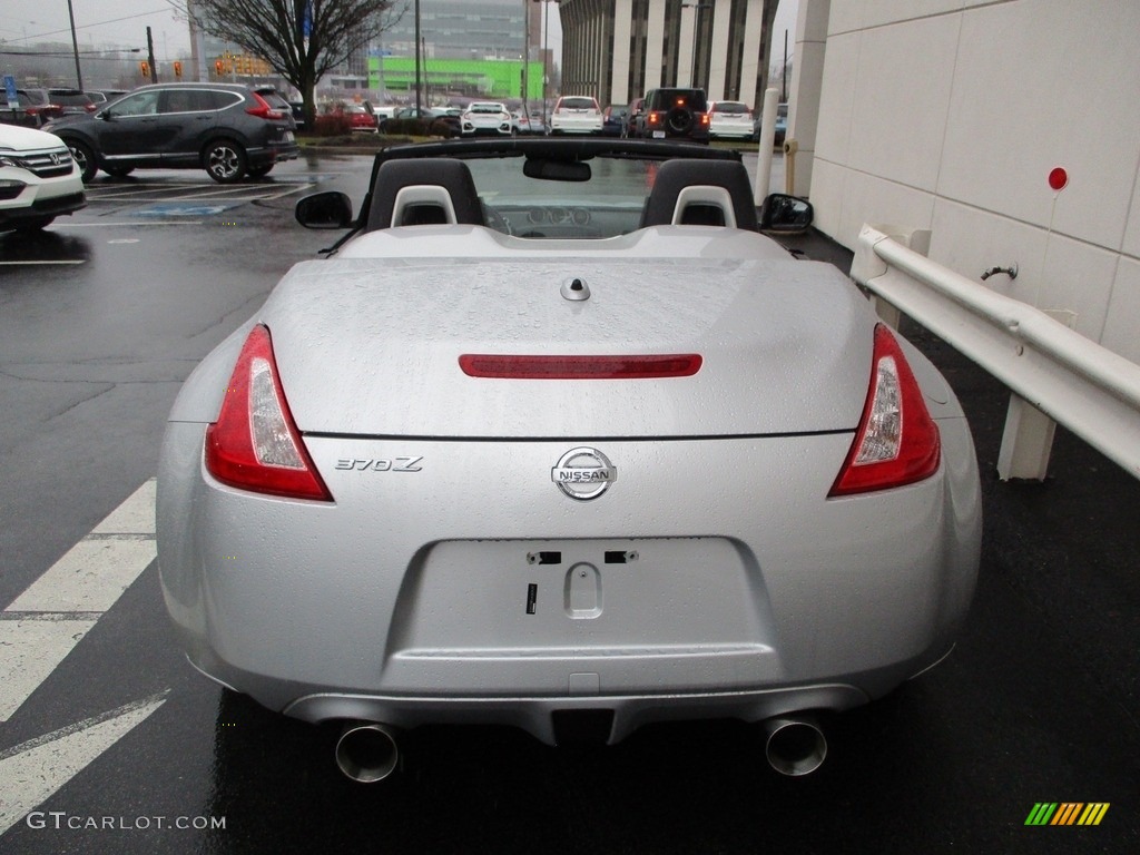 2010 370Z Touring Roadster - Brilliant Silver / Black Leather photo #4