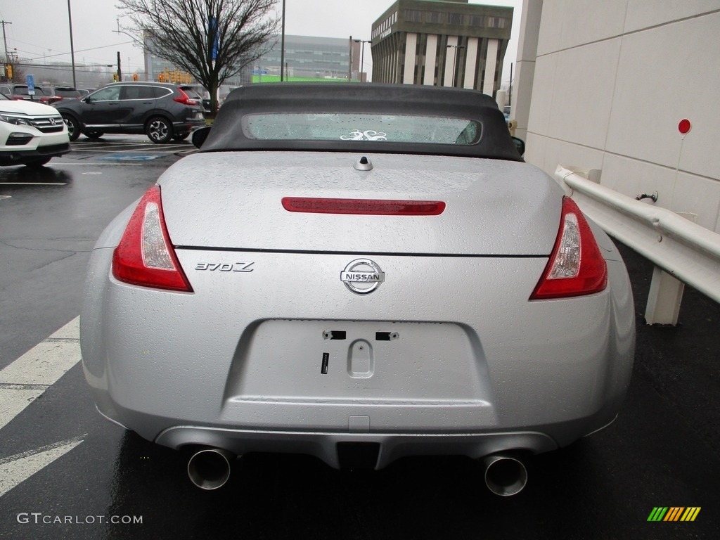 2010 370Z Touring Roadster - Brilliant Silver / Black Leather photo #13