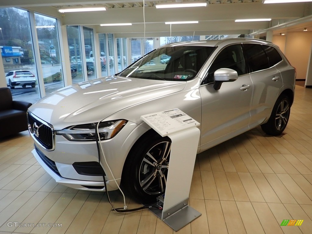 Bright Silver Metallic 2020 Volvo XC60 T5 AWD Momentum Exterior Photo #136685200