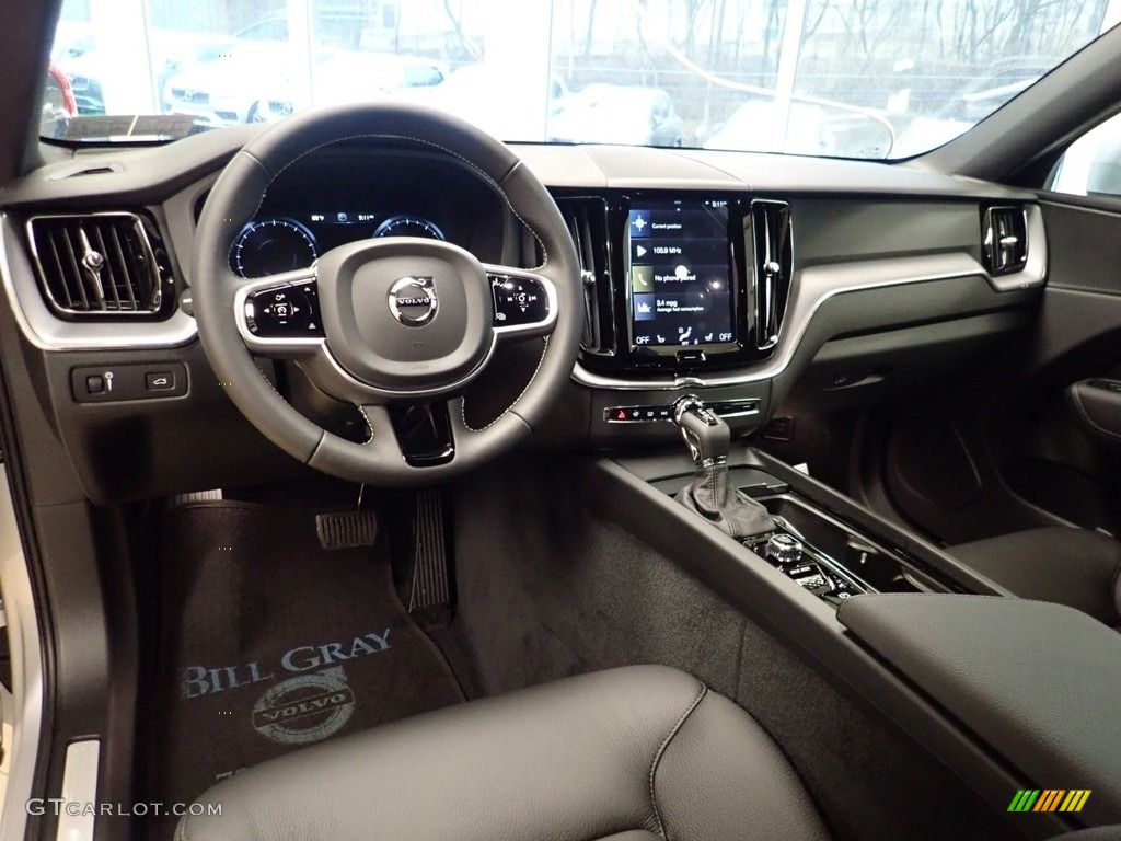 2020 Volvo XC60 T5 AWD Momentum Charcoal Dashboard Photo #136685296