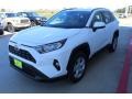 Super White - RAV4 XLE Photo No. 4