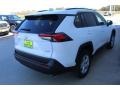 Super White - RAV4 XLE Photo No. 8