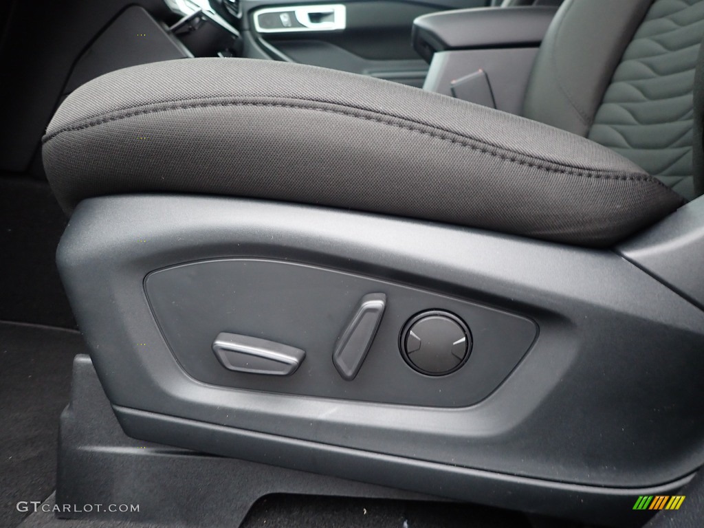 2020 Explorer XLT 4WD - Oxford White / Ebony photo #11