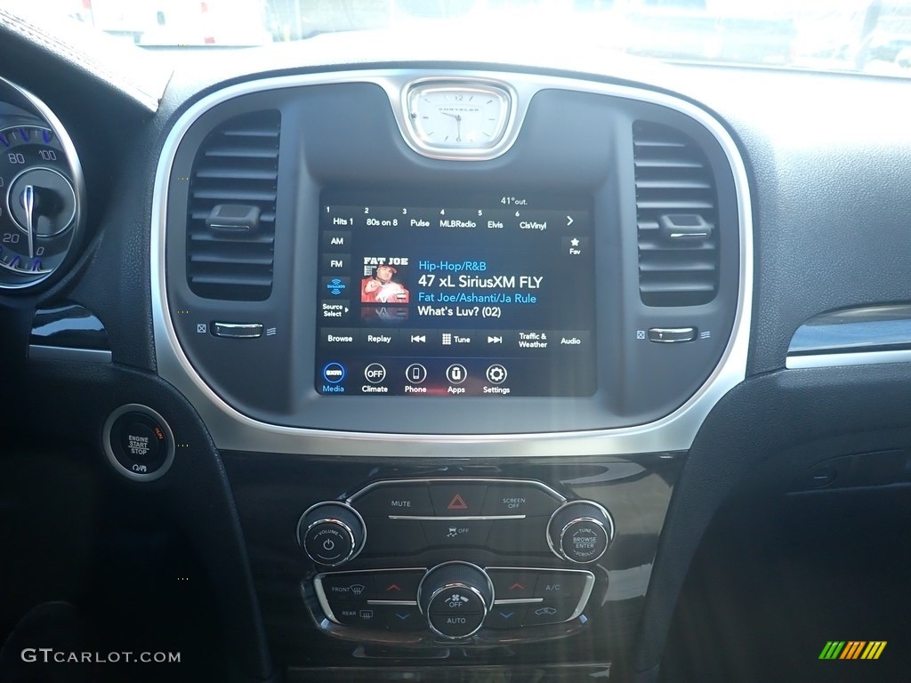 2020 Chrysler 300 Touring AWD Controls Photo #136700682