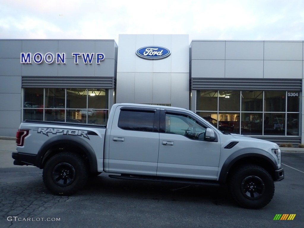 2017 F150 SVT Raptor SuperCrew 4x4 - Avalanche / Black photo #1