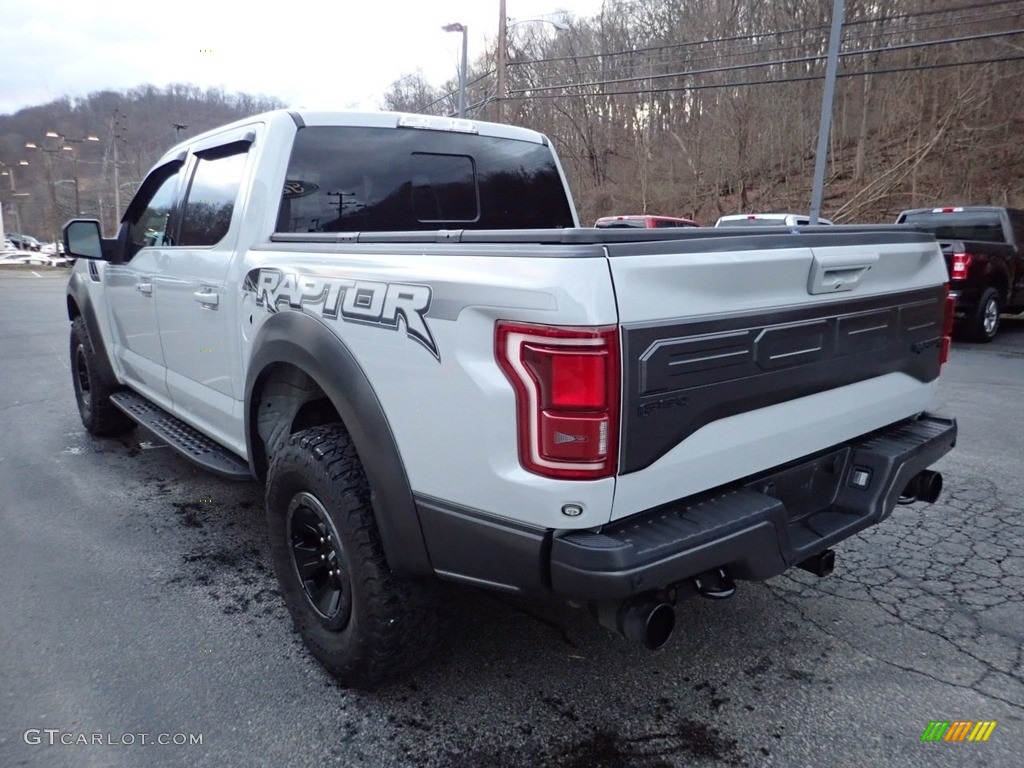 2017 F150 SVT Raptor SuperCrew 4x4 - Avalanche / Black photo #4